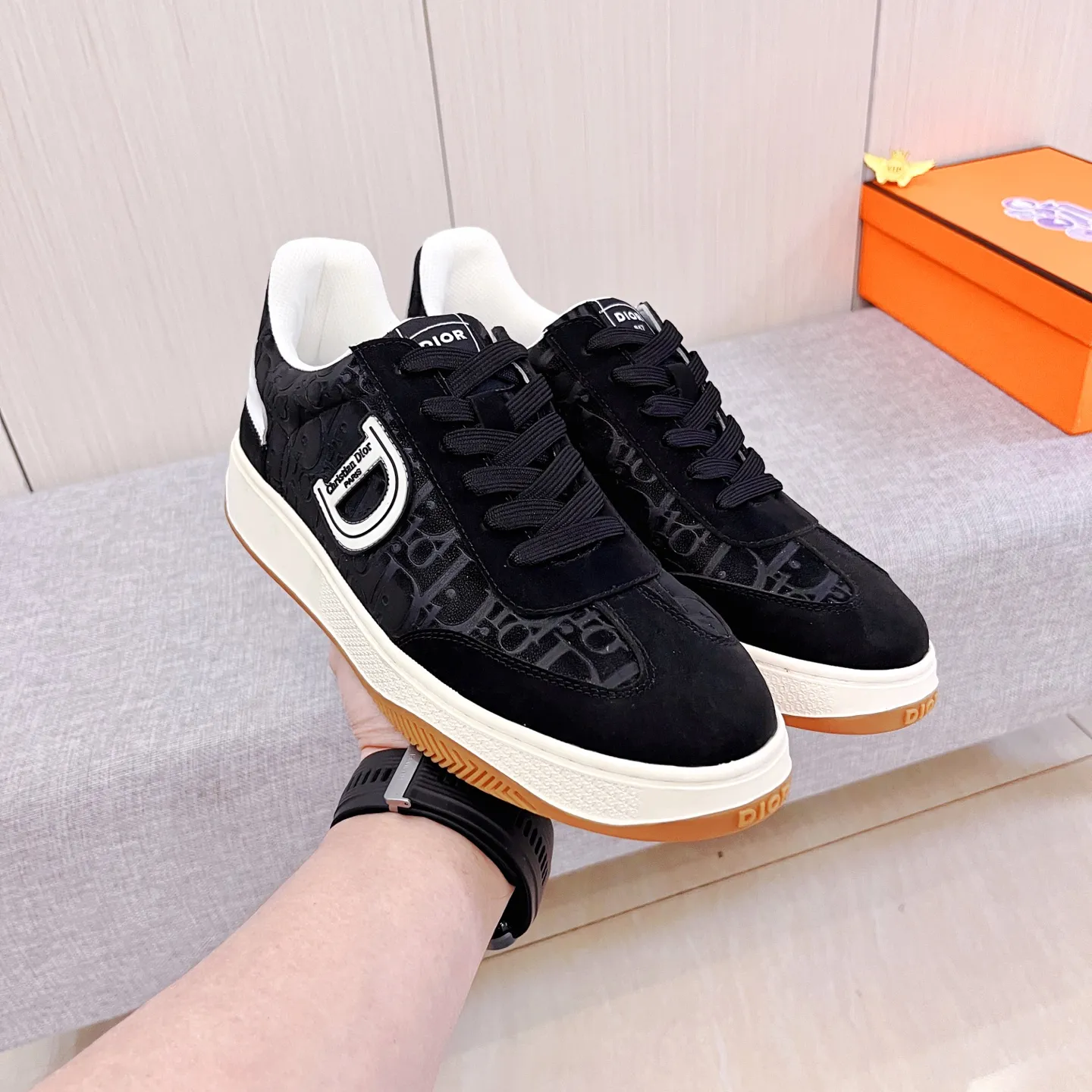 🚘🚘Factory batch 400💰[Dior]🔥Men's high-end brand of shoes official website 1:1 latest masterpiece: the upper is made of first-layer cowhide imported from Italy with a comfortable and breathable lining➕original non-slip and wear-resistant outsole🔥, making walking more convenient and comfortable! An exclusive new model, a stunning work, a beautiful 1:1 replica [color] compared to the official quality! Create a fashionable personality to set off your uniqueness! A must-have for trendy men! Classic🔥Size: 38-44 Color: 🔥Multiple colors available🔥.